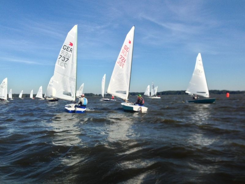 OK-Jollen vor dem Wind